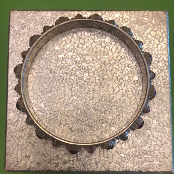 Bangle like new! - Picture 3 of 6